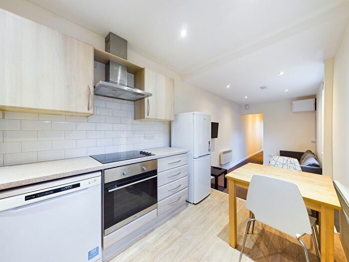 2 Bedroom Flat To Rent In Ecclesall Road, Sheffield, S11