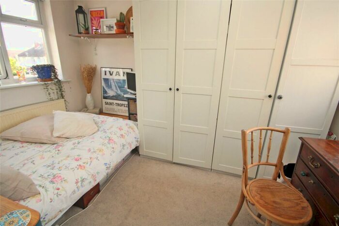 4 Bedroom Detached House For Sale In Albert Road, New Milton, Hampshire, BH25