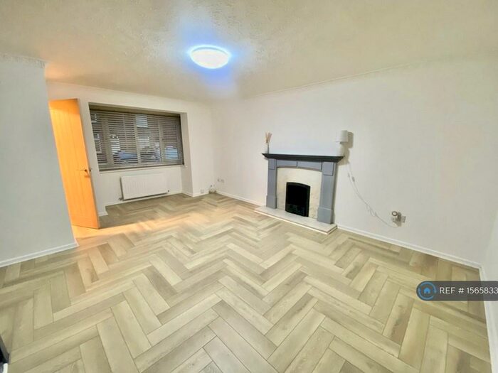 3 Bedroom Semi-Detached House To Rent In Gorton Street, Heywood, OL10