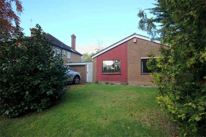 2 Bedroom Detached Bungalow To Rent In Gloucester Road, Herts, New Barnet, EN5