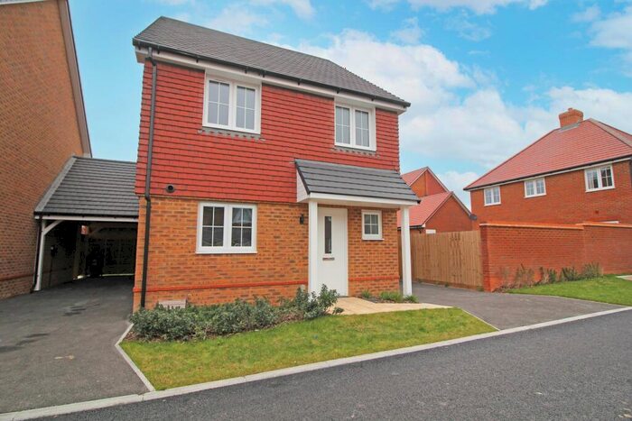 3 Bedroom Detached House To Rent In Sandwich, CT13