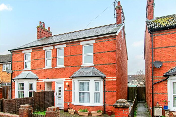 3 Bedroom Semi Detached House For Sale In Stanley Road, Newbury, Berkshire, RG14
