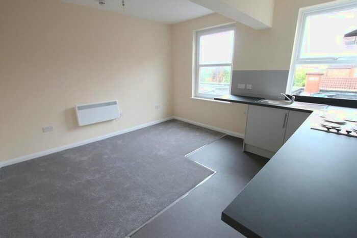 1 Bedroom Flat To Rent In Balmoral Road, Northampton, NN2