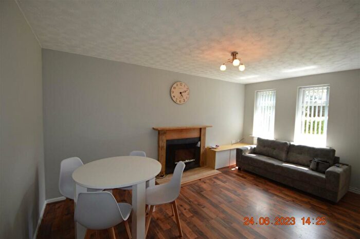 3 Bedroom House To Rent In Blisworth Close, Manchester, M4