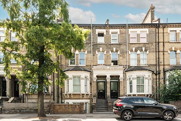 Studio To Rent In Talgarth Road, Barons Court, W14
