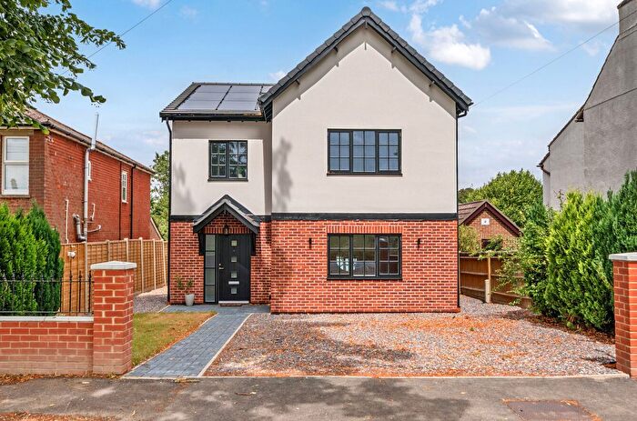 4 Bedroom Detached House For Sale In Grange Road, Alresford, Hampshire, SO24
