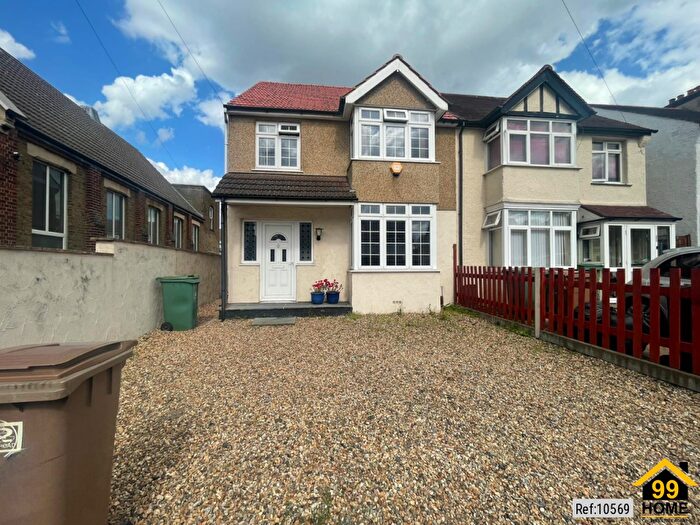 3 Bedroom Semi-Detached House To Rent In West Street, Carshalton, Surrey, SM5