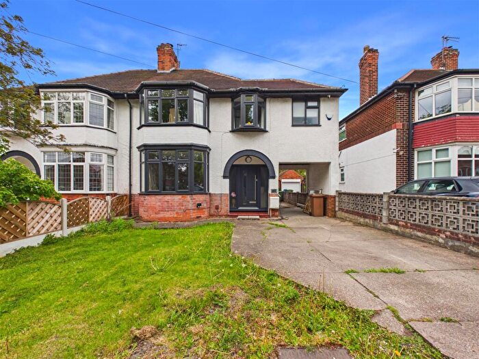 4 Bedroom Semi-Detached House For Sale In Wolfreton Lane, Willerby, HU10