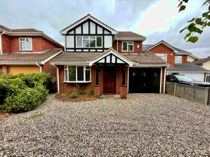 4 Bedroom Detached House To Rent In Main Road, Hockley, SS5