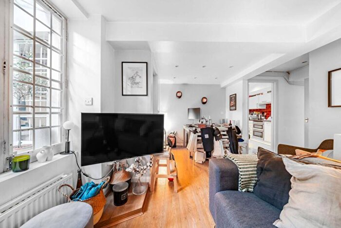 2 Bedroom Flat To Rent In Drayton Gardens, Chelsea, London, SW10