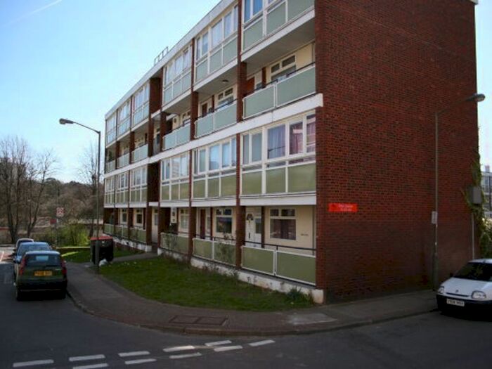 4 Bedroom Flat To Rent In Ibsley Gardens, London, SW15