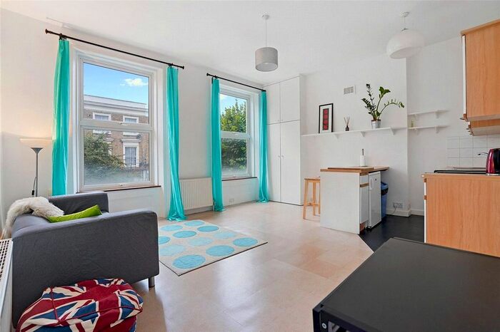 1 Bedroom Flat To Rent In Stanlake Road, London, W12