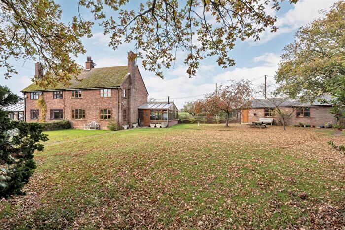 3 Bedroom Semi Detached House For Sale In Quay Lane, Beaumont, CO16