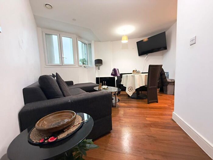 2 Bedroom Apartment To Rent In Metropolitan House, Hagley Road, B16