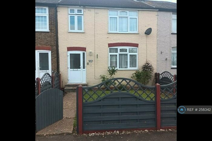 3 Bedroom Terraced House To Rent In St. Johns Road, Dartford, DA2