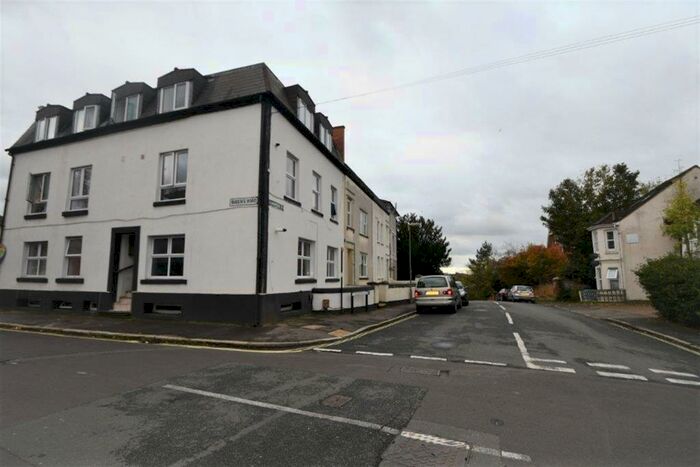 2 Bedroom Apartment To Rent In Bedroom Apartment Nd Floor In Aldershot, GU11