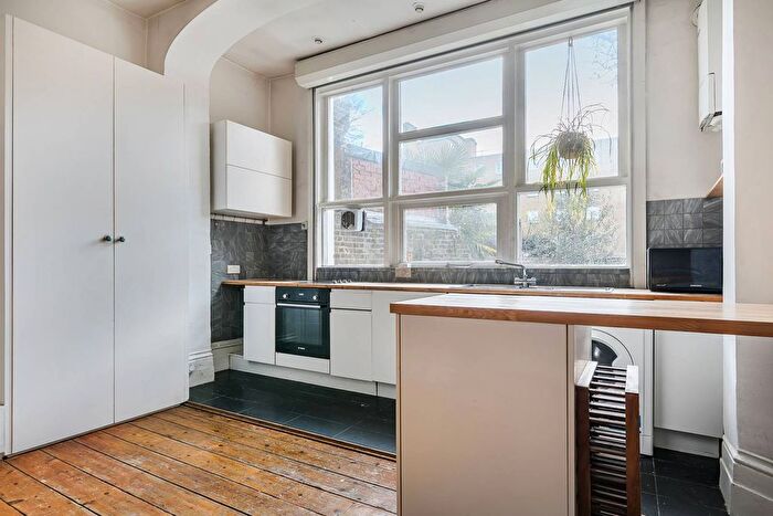 1 Bedroom Flat For Sale In Stanwick Road, West Kensington, London, W14