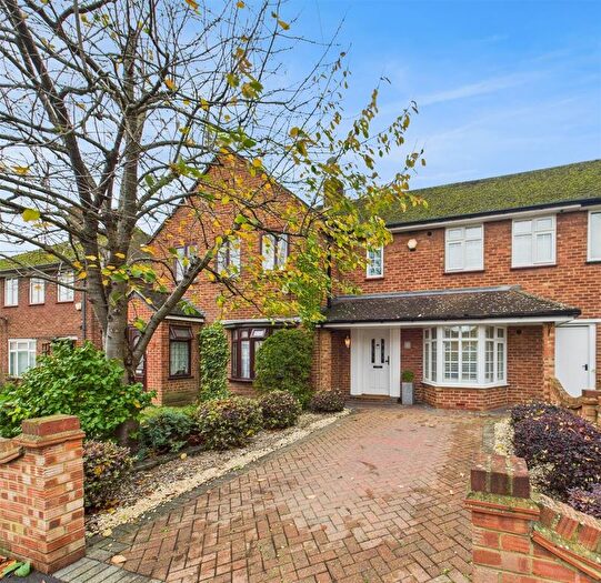 2 Bedroom Terraced House For Sale In Ashwood Avenue, Uxbridge, UB8