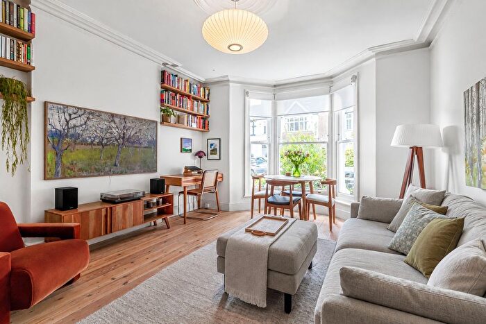 1 Bedroom Flat For Sale In Talbot Road, London, N6