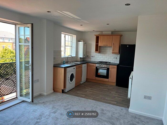 2 Bedroom Flat To Rent In St James Village, Gateshead, NE8