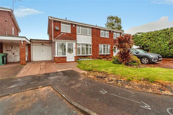 3 Bedroom Semi-Detached House For Sale In Pineneedle Croft, Willenhall, West Midlands, WV12
