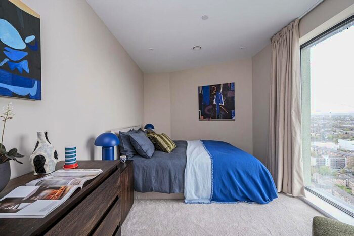 2 Bedroom Flat To Rent In Reed Avenue, Bow, London, E3