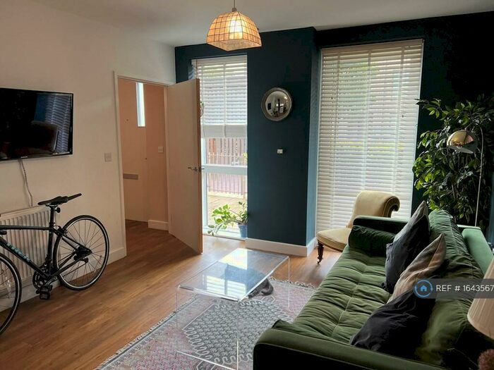 1 Bedroom Flat To Rent In Adenmore Road, London, SE6