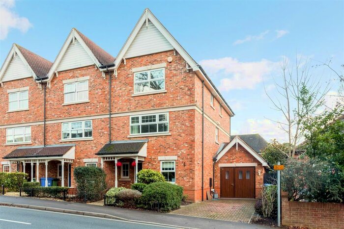 4 Bedroom Town House To Rent In Fernbank Road, Ascot, SL5