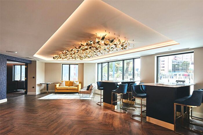 2 Bedroom Apartment To Rent In St Martin Place, Broad Street, Birmingham, B15