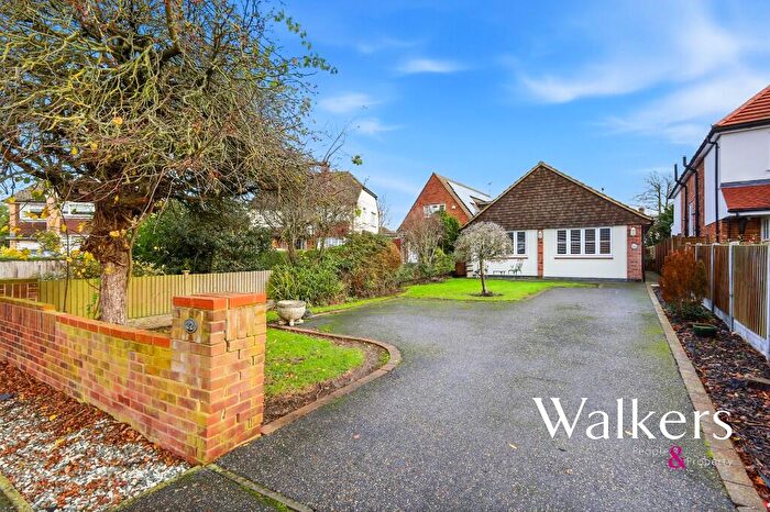 2 Bedroom Detached Bungalow For Sale In Rosslyn Road, Billericay, CM12