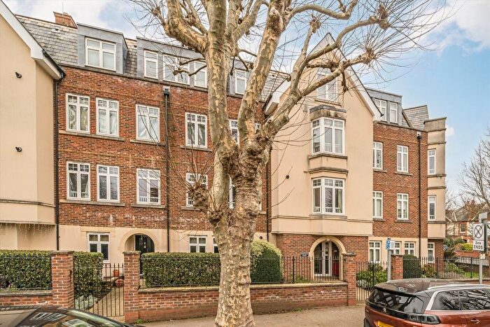 1 Bedroom Flat To Rent In Deer Park Close, Kingston Upon Thames, KT2