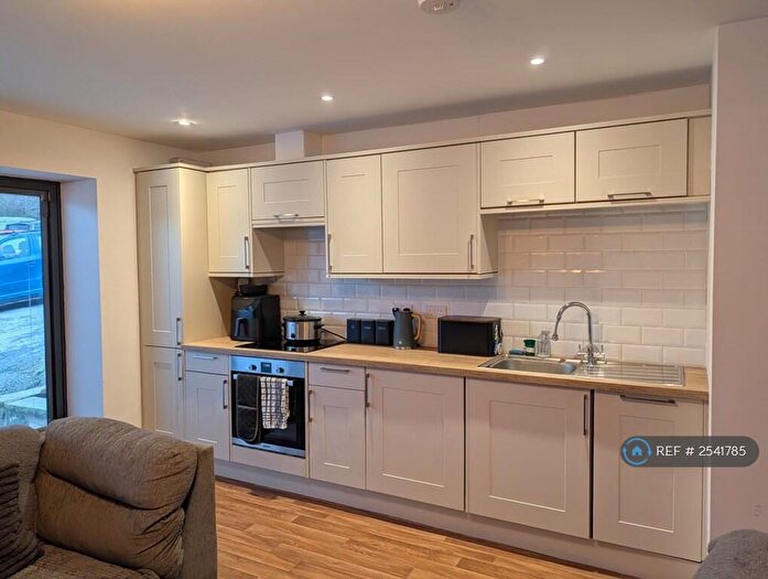 1 Bedroom Detached House To Rent In Albert Street, Hadfield, SK13