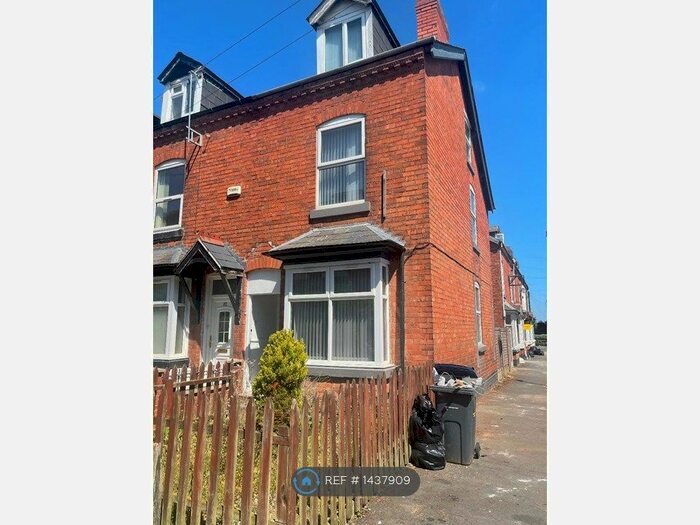 4 Bedroom Semi-Detached House To Rent In Daisy Road, Birmingham, B16