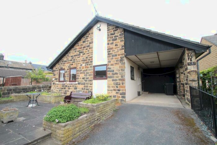 2 Bedroom Bungalow To Rent In Green Lane, Horsforth, LS18