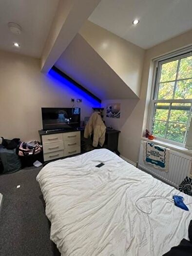 2 Bedroom Flat To Rent In Ashwood Terrace, Leeds, LS6