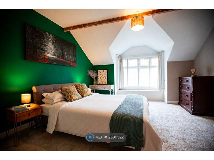 2 Bedroom Flat To Rent In Church Street, Ilkley, LS29