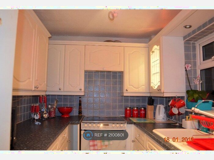 2 Bedroom Maisonette To Rent In Guernsey Close, Heston, TW5