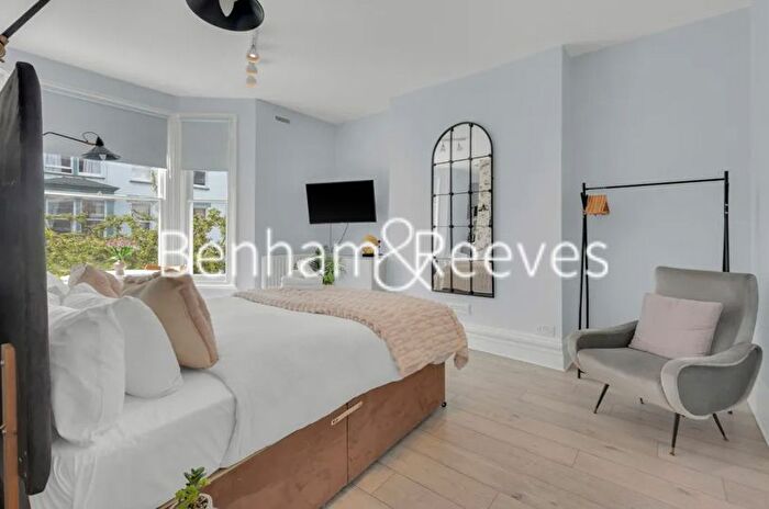 Studio To Rent In Lena Gardens, Hammersmith, W6