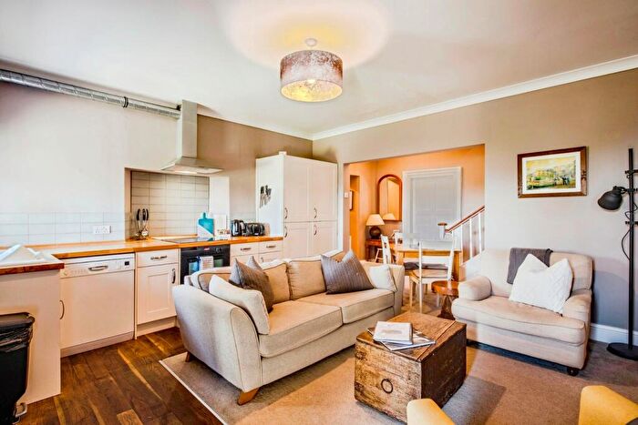 2 Bedroom Apartment For Sale In Penally, Tenby, SA70