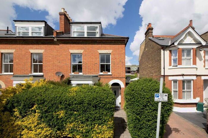 2 Bedroom Flat To Rent In Griffiths Road, London, SW19