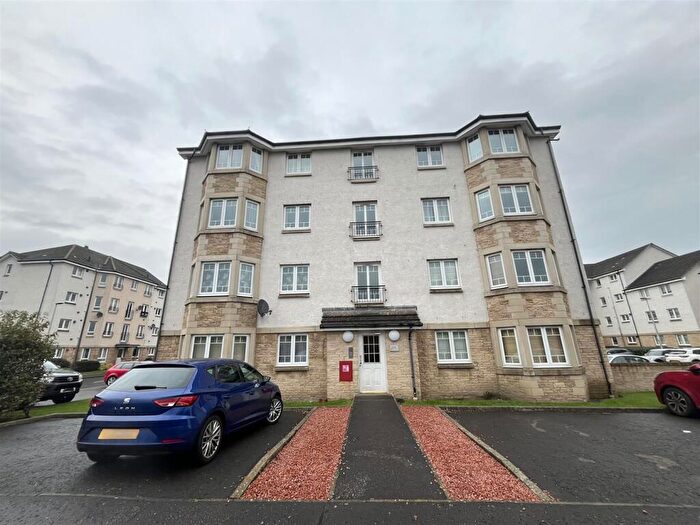 2 Bedroom Flat To Rent In Simpson Square, Perth, PH1
