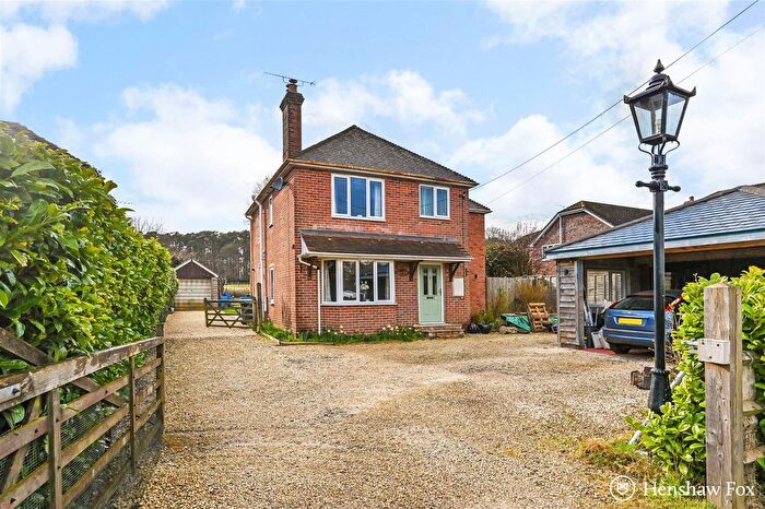 4 Bedroom Detached House For Sale In Lyndhurst Road, Landford, Wiltshire, SP5