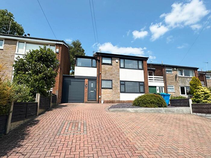 3 Bedroom Link Detached House For Sale In Rishworth Rise, Shaw, OL2