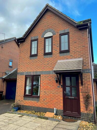 3 Bedroom Link Detached House To Rent In Roundway Down, Norwich, NR7