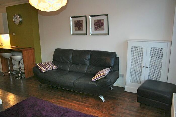 1 Bedroom Flat To Rent In Gilmore Place, Polwarth, Edinburgh, EH3