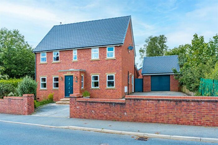 5 Bedroom Detached House For Sale In Rawlinson Lane, Heath Charnock, PR7