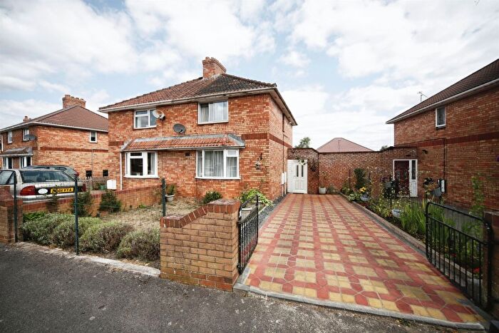 2 Bedroom Semi-detached House For Sale In Outer Circle, Taunton, TA1