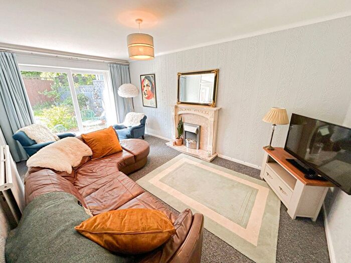 2 Bedroom Bungalow To Rent In Watergate Way, Woolton, Liverpool, Merseyside, L25