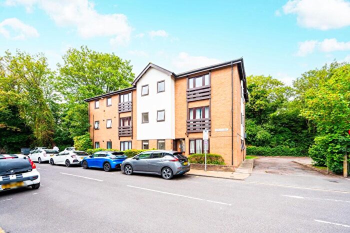 1 Bedroom Flat To Rent In Aldous Court, North Kingston, Kingston Upon Thames, KT2