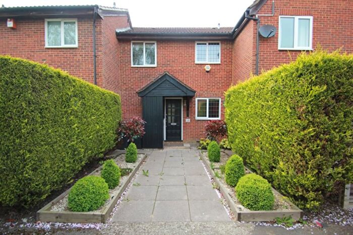 2 Bedroom Terraced House To Rent In Woking, Surrey, GU21